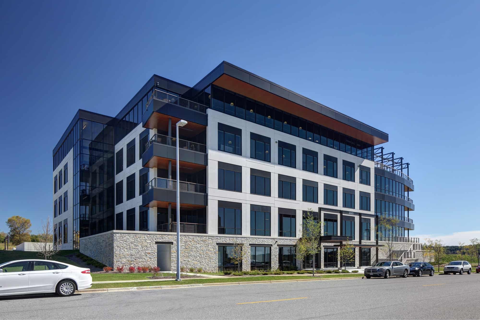 Investors Assoicated 2323 Office Building_2