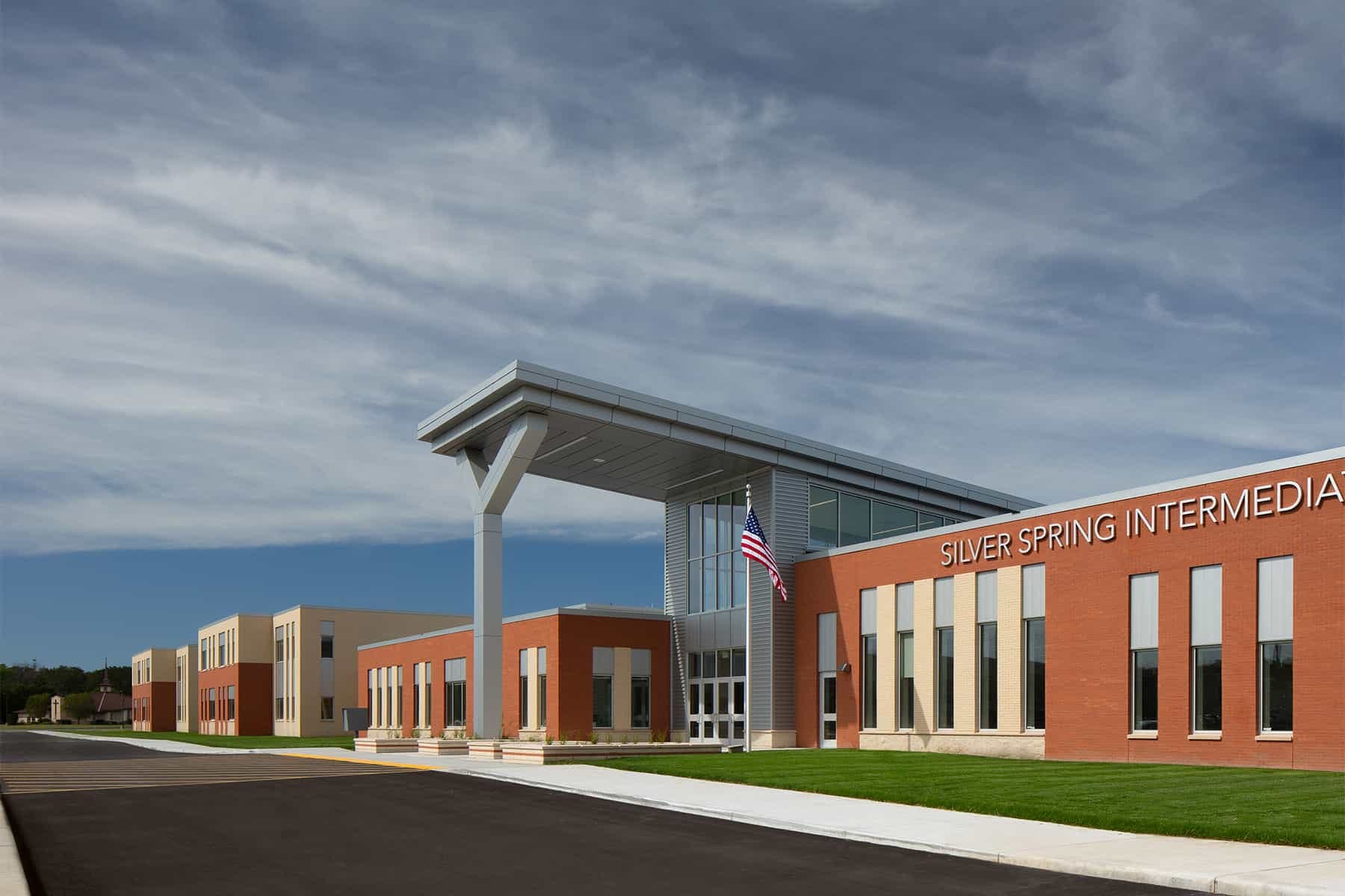 Hamilton School District_Silver Spring Intermediate Entrance