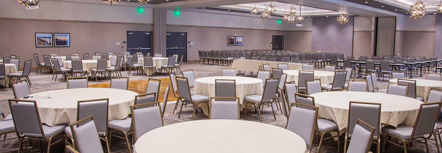 Stand Rock Oak Creek Hotel & Conference Center in Oak Creek, WI