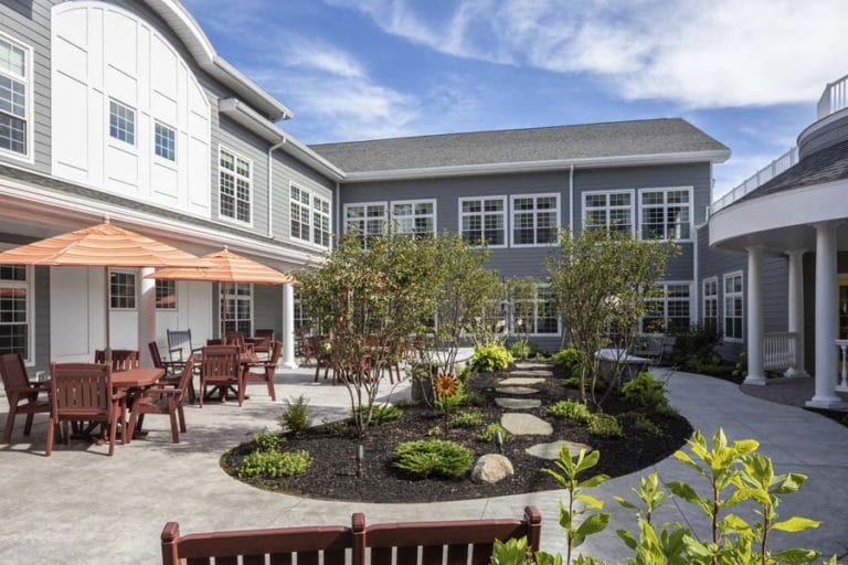 Maine Veterans Homes Outdoor space