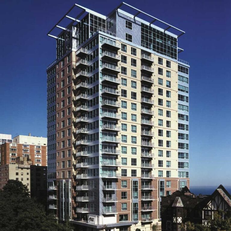 1522 On the Lake Exterior