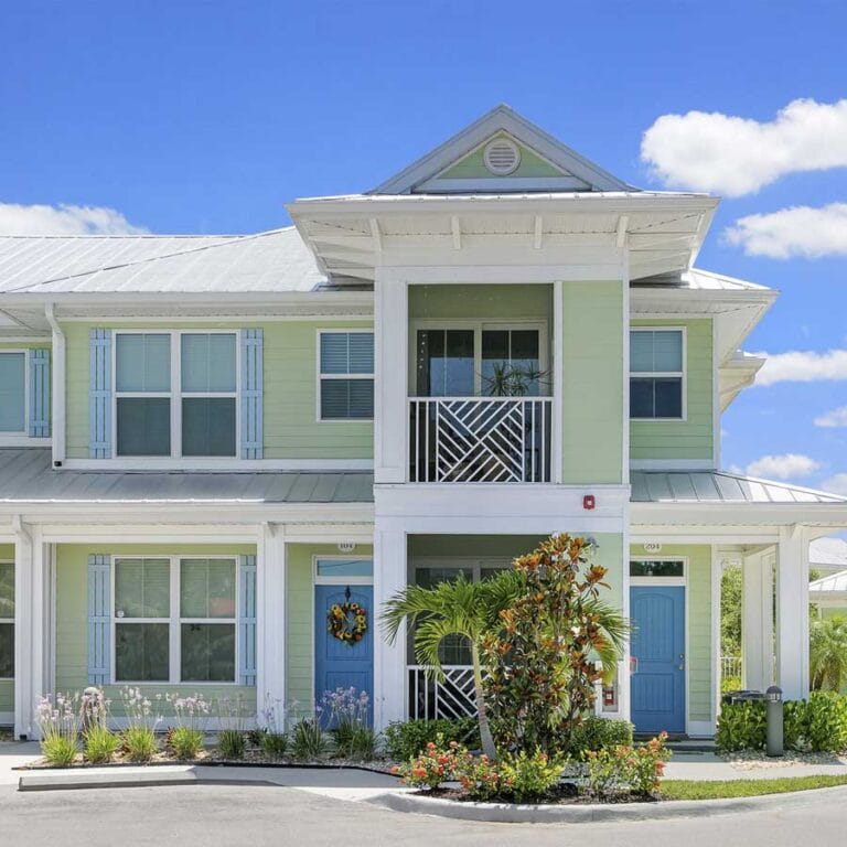 Lemon Bay Apartments of Englewood Units