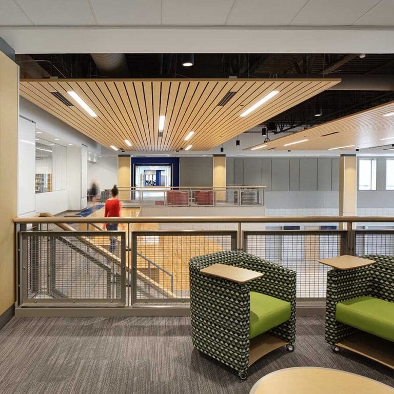 Forest Park Middle School Student Commons and library / IMC